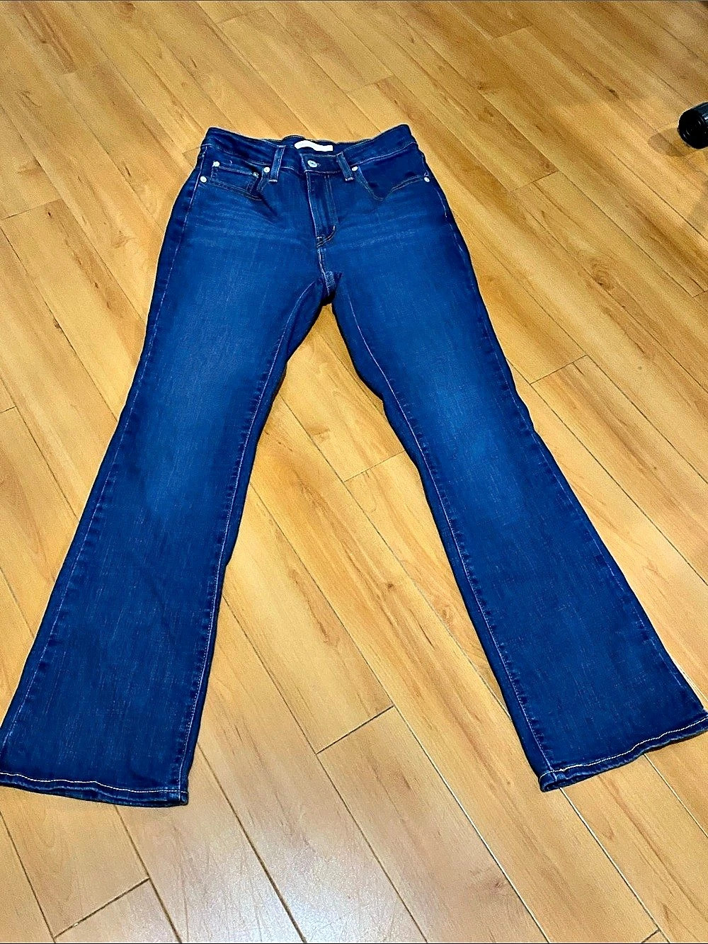 Levi's 725 High Rise Bootcut Jeans in Blue Waist 28